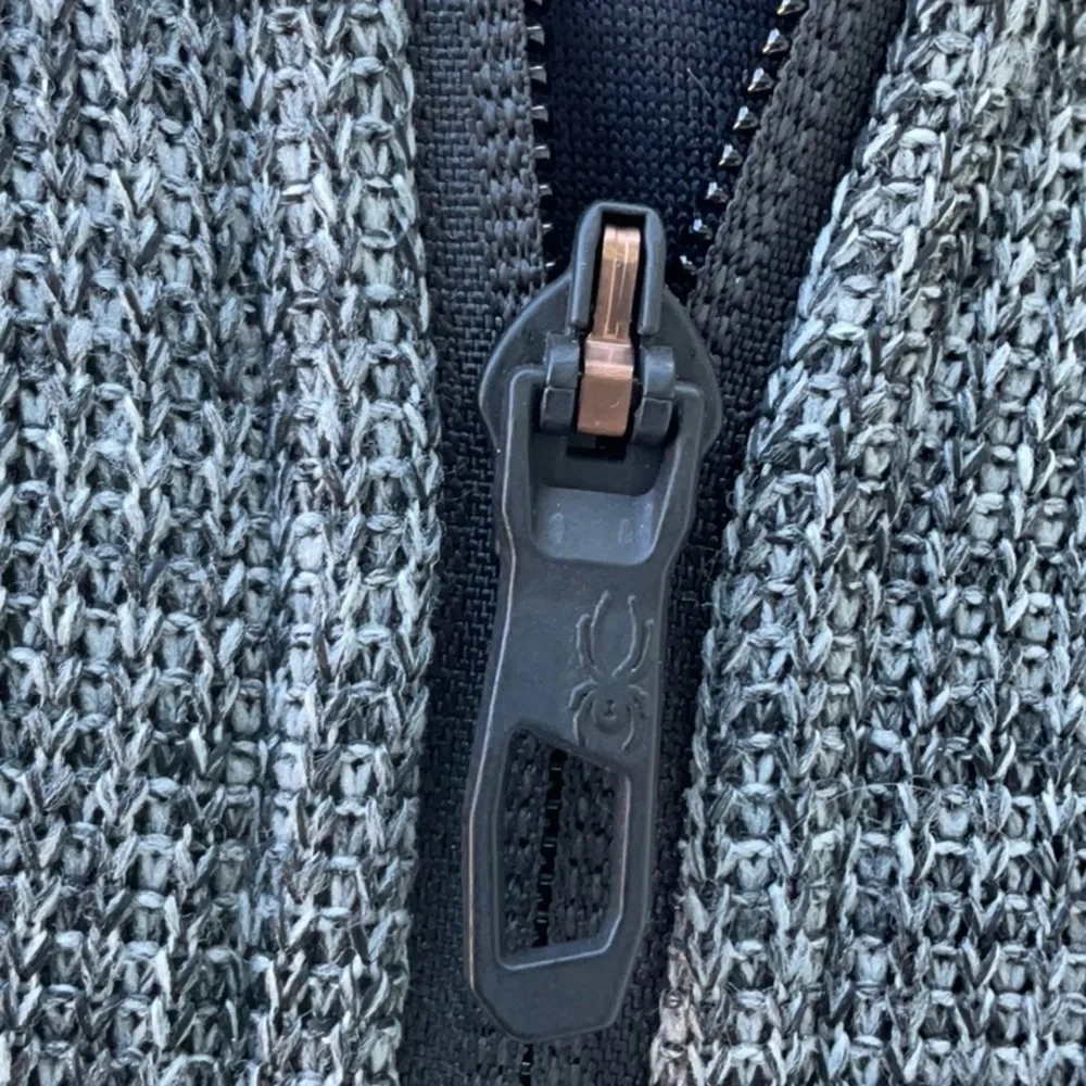 Spyder Gray and Black Knit Pullover NWOT - Picture 5 of 8